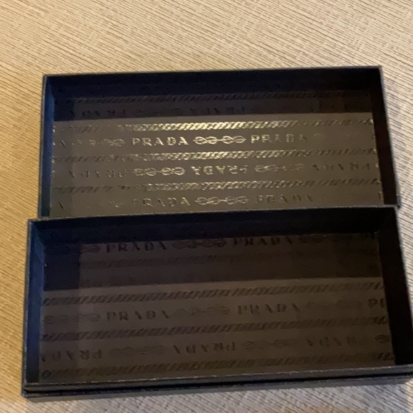Prada Eyeglass box ,Eyeglass hard case and lens cleaning cloth - Picture 4 of 6